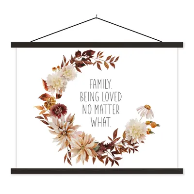 Produktbild von MuchoWow® Textilposter Zitate - Die Familie wird geliebt, egal was passiert - Sprüche 150x113 cm mit holzfarbenen Rahmen - Poster
