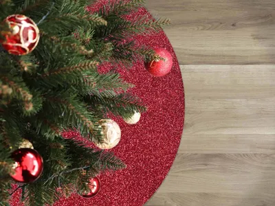Produktbild von Primaflor Weihnachtsbaum Unterlage GLIMMER - Rund - Rot - Ø 100cm - B1 Tannenbaumdecke, Decke für Weihnachtsbäume - Tannenbaum Bodenmatte
