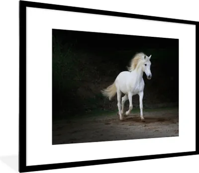 Produktbild von MuchoWow® Gerahmtes Poster Pferde - Sand - Dunkel 80x60 cm - Poster mit Schwarzem Bilderrahmen Wandposter Rahmen Foto Bilder - Schlafzimmer-Dekorationen - Fotoposter