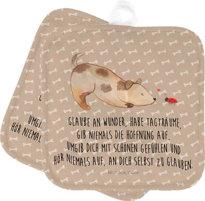 Produktbild von Mr. & Mrs. Panda 2er Set Topflappen  Hund Marienkäfer - Hundeglück - Geschenk, Zuversichtlich, Sprüche, Topfuntersetzer, Positiv, Topflappenset, topfhalter, Mischlinghund