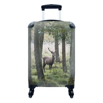 Obrázek produktu pro Kufr Příruční zavazadlo na kolečkách Malý cestovní kufr na 4 kolečkách Jeleni - tráva - stromy - Velikost kabiny < 55x40x23 cm a 55x40x20 cm -