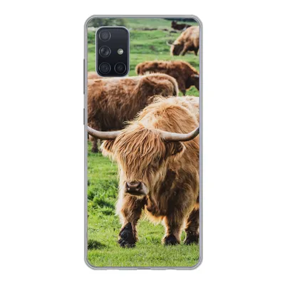 Produktbild von MuchoWow® Handyhülle Schutzhülle Hülle für Samsung Galaxy A71 Schottische Highlander - Tiere - Gras Silikon Softcase Handy Hülle - Kartenbesitzer