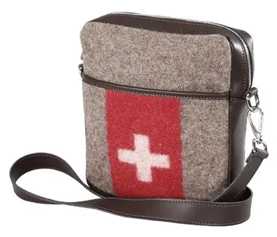 Produktbild von Tasche aus Schweizer Armeedecke.