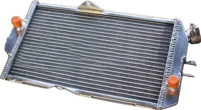 Zdjęcie produktu dla Aluminiowy radiator, o 30% wyższa wydajność chłodzenia, trwałość spawania TIG, tylko radiator