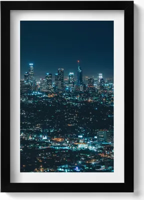Produktbild von Großes beleuchtetes Stadtpanorama bei Nacht– Wandbild mit Rahmen – Gerahmtes Bild  – Wanddekoration – 20x30 cm – Schwarz