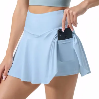 Produktbild von SolidKeus – Damen-Tenniskleid mit integrierten Shorts und Taschen für den Sport