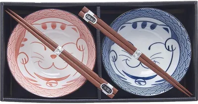 A set of two Japanese-style bowls with chopsticks, featuring a Maneki-neko (lucky cat) design, presented in a gift box.