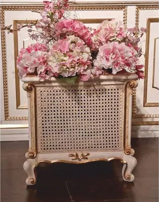 Produktbild von Casa Padrino Luxus Barock Blumentopf Weiß / Beige / Gold H. 45 cm -  Italy