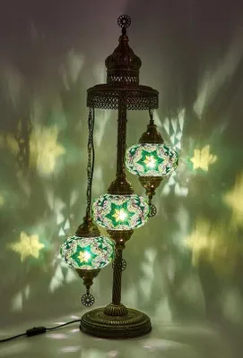 Produktbild von Turkische Mozaik Vloerlampe Handgefertigt in Grün mit 3 Glaskugeln für ein stilvolles Ambiente