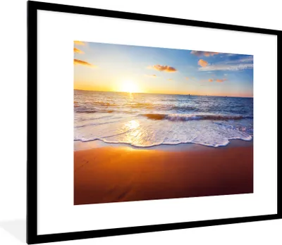 Produktbild von MuchoWow® Gerahmtes Poster Strand - Meer - Sonne - Horizont 80x60 cm - Poster mit Schwarzem Bilderrahmen Wandposter Rahmen Foto Bilder - Schlafzimmer-Dekorationen - Fotoposter