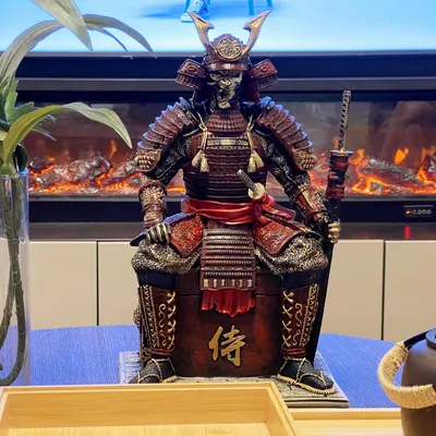 Productafbeelding van Samurai-krijgerbeeld van hars, middeleeuws design, 20 cm, voor woonkamerdecoratie