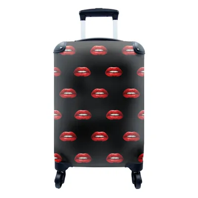 Produktbild von MuchoWow® Koffer Handgepäck Trolley Rollkoffer Kleine Reisekoffer mit 4 Rollen - Lippen - Rot - Muster - Cabin Size < 55x40x23 cm & 55x40x20 cm - Fotokoffer - Kabinenkoffer - Boardgepäck - Reise-Box - Reisekoffer - Reisegepäck - Koffer mit Bild - Trolley für Kinder