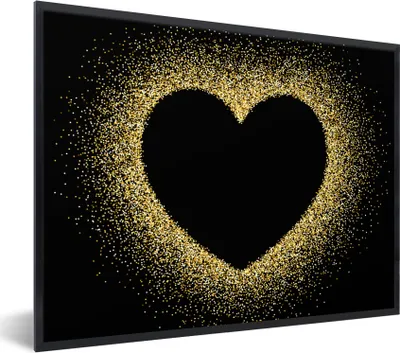 Produktbild von MuchoWow® Gerahmtes Poster Goldenes Herz auf schwarzem Hintergrund 80x60 cm - Poster mit Schwarzem Bilderrahmen Wandposter Rahmen Foto Bilder - Schwarzem - Mit Gestell