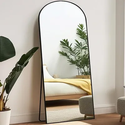 Obrázek produktu pro Zrcadlo na tělo, rozměry 180x76 cm, celotělové. Velké, volně stojící zrcadlo s rámem z černého hliníku. Zrcadlo do šatny, lze umístit na zeď nebo zavěsit. Vhodné do obývacího pokoje nebo ložnice