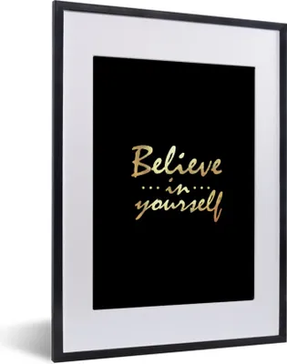 Produktbild von MuchoWow® Gerahmtes Poster Zitat - Zuversicht - Gold 30x40 cm - Poster mit Schwarzem Bilderrahmen Wandposter Rahmen Foto Bilder - Wandposter Schlafzimmer