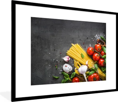Produktbild von MuchoWow® Gerahmtes Poster Nudeln - Kräuter - Tomate - Gewürze - Rustikal 80x60 cm - Poster mit Schwarzem Bilderrahmen Wandposter Rahmen Foto Bilder - Schlafzimmer-Dekorationen - Fotoposter