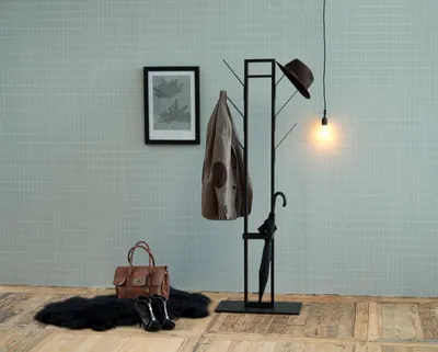 Image de Portemanteau Vimp en métal noir laqué avec porte-parapluies.
