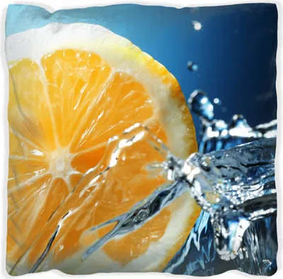 Produktbild von Wallario Premium Kissen, weiche Oberfläche, mit Motiv Orange in spritzigem Wasser vor blauem Hintergrund, Größe: 30 x 30 cm, mit weißer Rückseite
