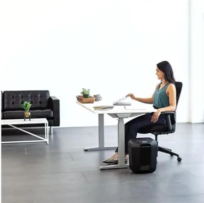 Produktbild von Fellowes Powershred LX45, Kreuzschreddern, 4 x 37 mm, 17 l, Tasten, 6 min, Schwarz
