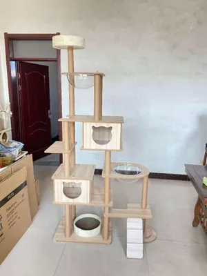 Immagine prodotto di Albero per gatti grande, con 4 capsule spaziali e design multifunzionale