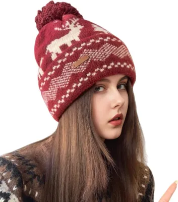Produktbild von INF Weinrote Weihnachtsmütze mit Hirschmuster - Warme Strickmütze mit Ohrenklappen