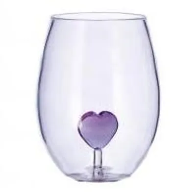 Produktbild von Glasbecher mit dreidimensionaler, lilafarbener Herzform