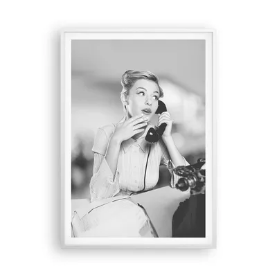 Produktbild von Gerahmtes Poster - Weißer Rahmen - Vintage Schwarzweiß Telefonieren - 70x100 cm - Wand Bild - Wanddeko - Wandbilder - Kunstposter - Wandposter - Bilderrahmen - Bilder - Kunstdruck - P2WPA70x100-4592