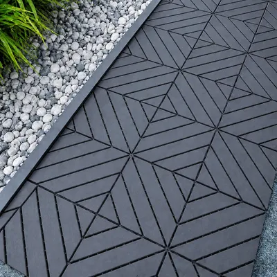 Produktbild von 22 Stück Terrassenfliesen aus Kunststoff 30x30x2 cm, ca. 2 m², Klickfliesen in diagonaler Lamellenoptik, wetterfest & rutschfest, Grau