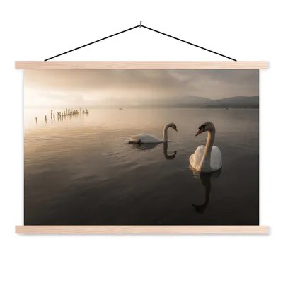 Produktbild von MuchoWow® Textilposter Schwäne - Vogel - Wasser 60x40 cm mit holzfarbenen Rahmen - Bilder