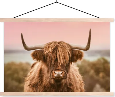 Produktbild von MuchoWow® Textilposter Kuh - Schottisches Hochlandrind - Tier 120x80 cm mit holzfarbenen Rahmen - Aufhängeset