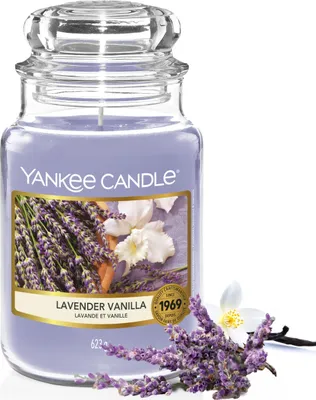 Produktbild von Yankee Candle Lavender Vanilla Duftkerze im Glas für entspannende Momente