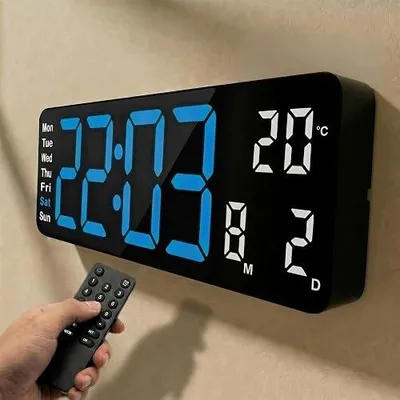 Zdjęcie produktu dla Zegar ścienny cyfrowy LED 32 cm retro niebieski z pilotem temperatura