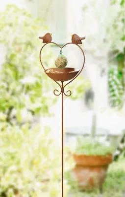 Produktbild von Vogeltränke Herz Metall Rost Optik 115cm – Gartenstecker