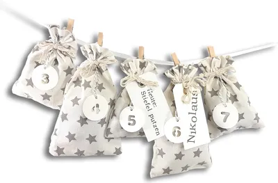 Produktbild von DIY Adventskalender zum Befüllen Schneeflöckchen Baumwollbeutel creme, graue Sterne, Ziffern weiß/Weihnachtskalender,Beutel,SackSäckchen,Stoffbeutel,Baumwolle,Geschenkbeutel,Bastelset