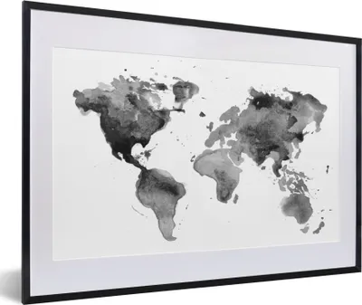 Produktbild von MuchoWow® Gerahmtes Poster Weltkarte - Aquarell - Schwarz - Weiß - Kinder - Jungen - Mädchen 60x40 cm - Poster mit Schwarzem Bilderrahmen Wandposter Rahmen Foto Bilder - Schlafzimmer - Plakat in Rahmen - Drucken