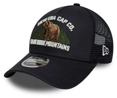 Obrázok produktu pre Čiapka New Era 9FORTY Trucker s grafickým motívom, tmavomodrá