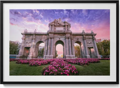 Produktbild von Türen von Alcala Madrid Spanien– Wandbild mit Rahmen – Gerahmtes Bild  – Wanddekoration – 100x70 cm –  Schwarz Rahmen