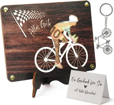 Imagen del producto de Regalo de dinero con temática de Masonería, hecho de madera, ideal para cumpleaños. Presentación en caja con motivos de bicicletas