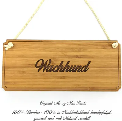 Produktbild von Mr. & Mrs. Panda Holzschild Wachhund - Geschenk, Landhaus, Schild, Geschenkidee, Hinweisschild, Werbeschild, Türschild, Shabby, Wegweiser, Graviert, Büroschild