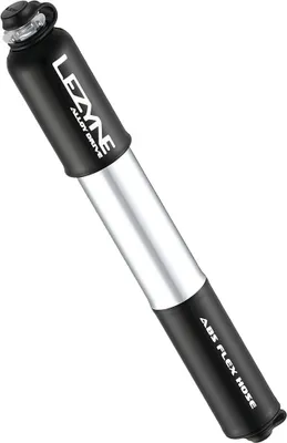 Image de Lezyne, Pompes, Mini-pompe haut de gamme, Alloy Drive 2012 Medium, Noir, Alu Cnc Fraisé, Tuyau flexible Abs Rangé Dans La Poignée, Sv, Av, 90Psi/6,2Bar, Env. 128 G, Longueur : 230 Mm, Support Comp. Matrix Incl