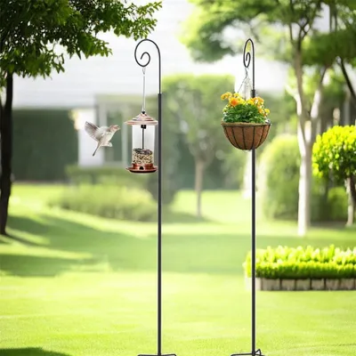 Produktbild von FATIVO 2er Set Schäferhaken Metall Gartenstab mit Haken—Gartenstecker für Solarleuchten, Laternen, Blumenampeln, Weihnachtsdeko & Hochzeiten