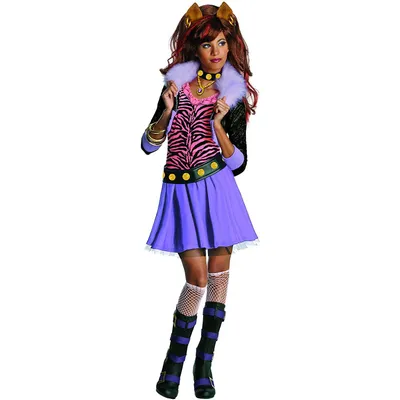 A young woman wearing a Clawdeen Wolf costume.