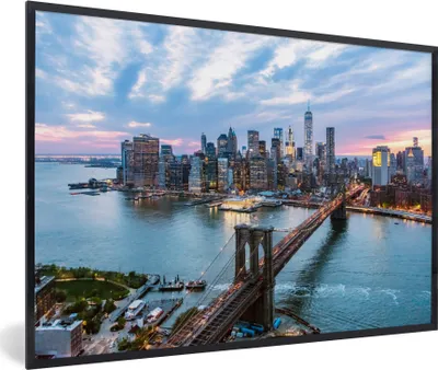 Produktbild von MuchoWow® MuchoWow® Gerahmtes Poster New Yorker Skyline an der Brooklyn Bridge 60x40 cm - Poster mit zchwarzem Bilderrahmen - Printing - Wanddeko Schlafzimmer