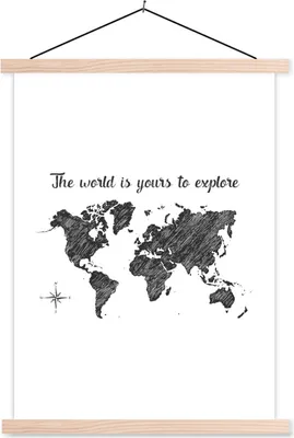 Produktbild von MuchoWow® Textilposter Weltkarte - Zitate - Schwarz 40x53 cm mit holzfarbenen Rahmen - Schlafzimmer