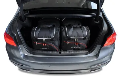 Obrázek produktu pro Sada cestovních tašek BMW 5 2017- (G30, sedan)