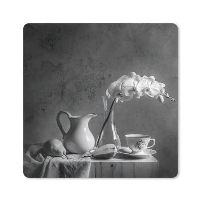 Produktbild von MuchoWow® Mauspad Mousepad Tisch - Stilleben - Schwarz - Weiß 20x20 cm - Mousepads - Maus Mat - Pad - Mausunterlage - Desk Mat - Bureauartikeln