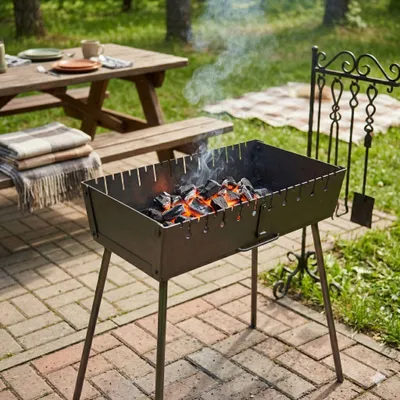 Produktbild von GOROCH Mangal Holzkohlegrill - Tragbarer Schaschlik Grillkoffer aus 3 mm Stahl für 10-Spieße, faltbar für Camping, Garten & Outdoor BBQ