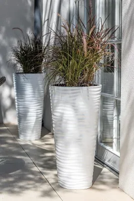 Immagine prodotto di Vaso da fiori moderno con effetto 3D e vaso interno rimovibile - Bianco - 40 x 79 cm