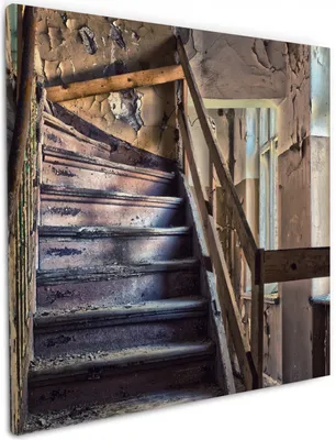Produktbild von Wallario Premium Leinwandbild Treppe in einem alten Haus in Größe 50 x 50 cm