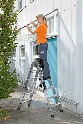Produktbild von Günzburger Steigtechnik Stufen-Stehleiter beidseitig begehbar 2 x 9 Stufen - 040218